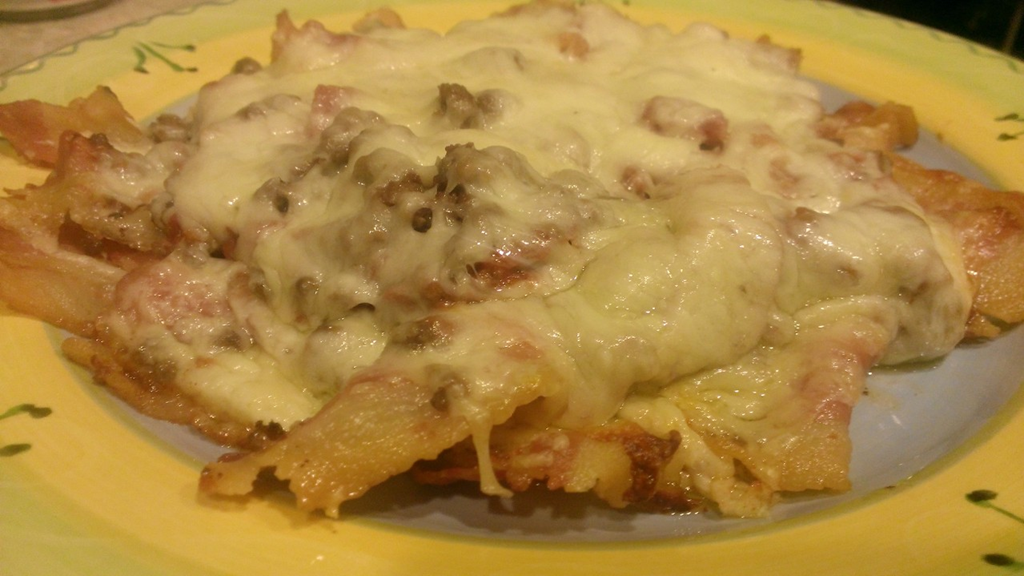 Low carb bacon meatza pizza